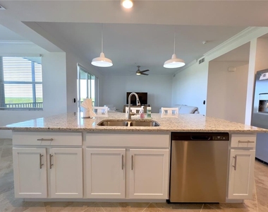 14051 Heritage Landing Boulevard - Photo Thumbnail 6