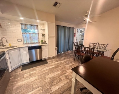 20362 Emerald Avenue - Photo Thumbnail 5