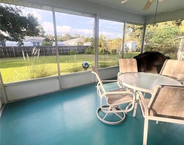 20362 Emerald Avenue - Photo Thumbnail 12