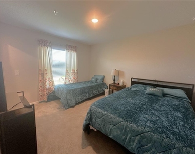 14050 Heritage Landing Boulevard - Photo Thumbnail 14