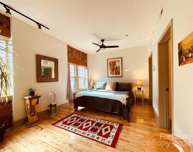5 W Walnut Street - Photo Thumbnail 14