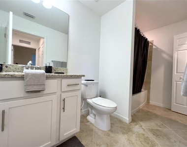 14061 Heritage Landing Boulevard - Photo Thumbnail 16