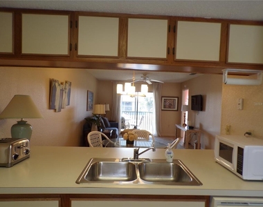 4016 Oakview Drive - Photo Thumbnail 4