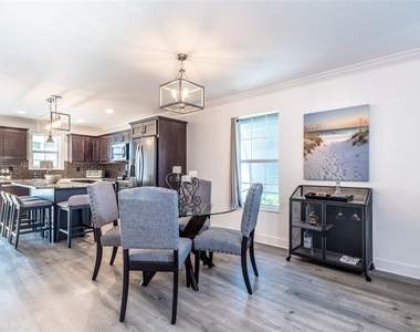 327 Harvey Street - Photo Thumbnail 12