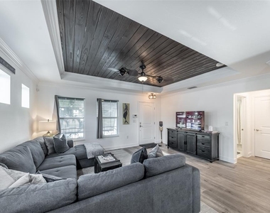 327 Harvey Street - Photo Thumbnail 5