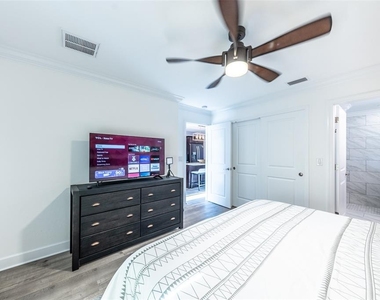 327 Harvey Street - Photo Thumbnail 22