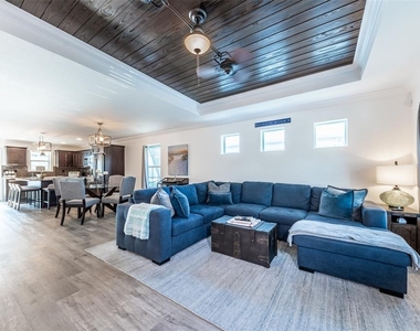327 Harvey Street - Photo Thumbnail 11