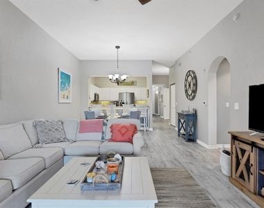 5117 Melbourne Street - Photo Thumbnail 7