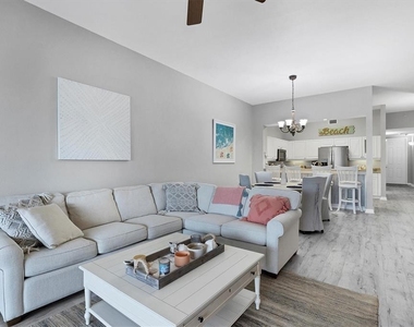 5117 Melbourne Street - Photo Thumbnail 6