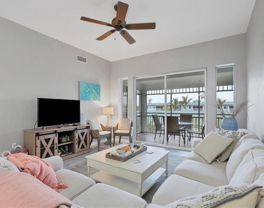 5117 Melbourne Street - Photo Thumbnail 4