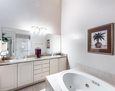 3228 Purple Martin Drive Drive - Photo Thumbnail 21