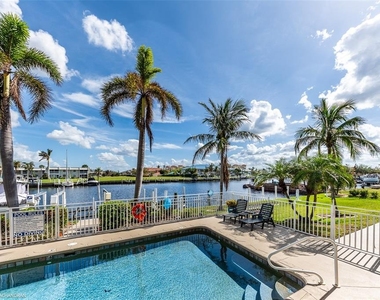 3228 Purple Martin Drive Drive - Photo Thumbnail 2