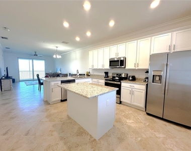 14061 Heritage Landing Boulevard - Photo Thumbnail 4