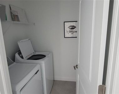 8716 Saint Kitts Circle - Photo Thumbnail 10