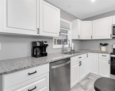 60 Golfview Road - Photo Thumbnail 16