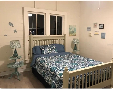225 Sullivan Street - Photo Thumbnail 12