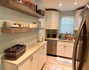 225 Sullivan Street - Photo Thumbnail 19