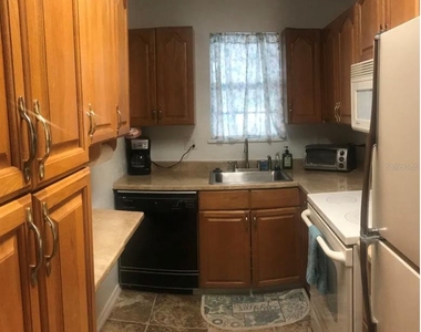 225 Sullivan Street - Photo Thumbnail 8