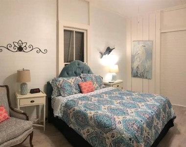 225 Sullivan Street - Photo Thumbnail 9