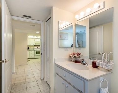 11644 Egret Circle - Photo Thumbnail 16
