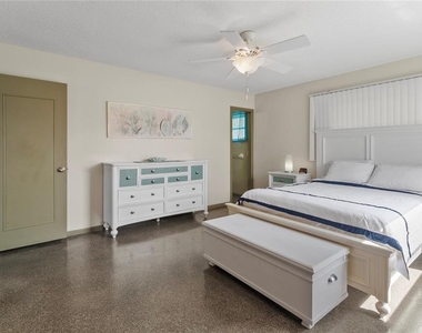 8034 Trionfo Avenue - Photo Thumbnail 17