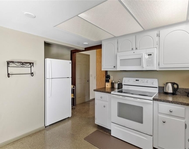 8034 Trionfo Avenue - Photo Thumbnail 9