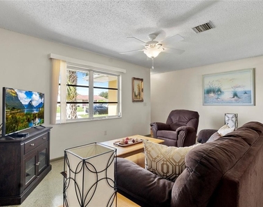 8034 Trionfo Avenue - Photo Thumbnail 6
