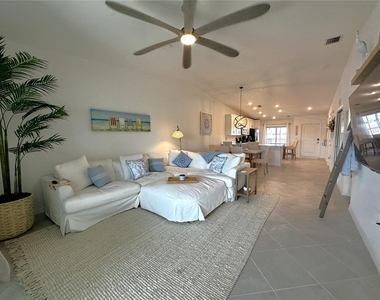 14267 Heritage Landing Boulevard - Photo Thumbnail 9