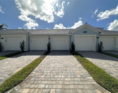 14267 Heritage Landing Boulevard - Photo Thumbnail 22