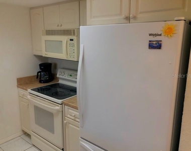 4024 Oakview Drive - Photo Thumbnail 3