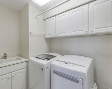 3313 Sunset Key Circle - Photo Thumbnail 20