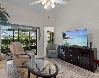 235 Southampton Lane - Photo Thumbnail 6