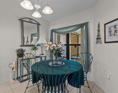 235 Southampton Lane - Photo Thumbnail 8