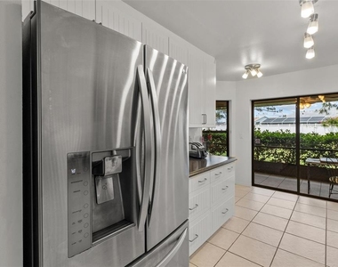 235 Southampton Lane - Photo Thumbnail 11