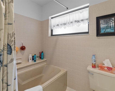 235 Southampton Lane - Photo Thumbnail 20