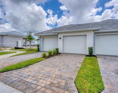 14224 Heirtage Landing Boulevard - Photo Thumbnail 30