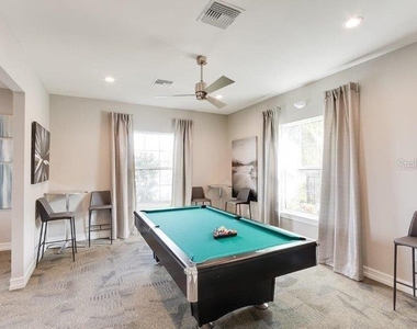 7104 W Lenox Circle - Photo Thumbnail 4