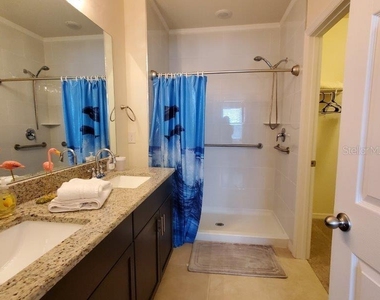 7104 W Lenox Circle - Photo Thumbnail 14