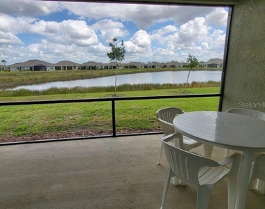 7104 W Lenox Circle - Photo Thumbnail 2