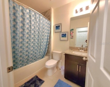 7104 W Lenox Circle - Photo Thumbnail 28