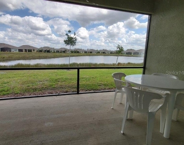 7104 W Lenox Circle - Photo Thumbnail 11