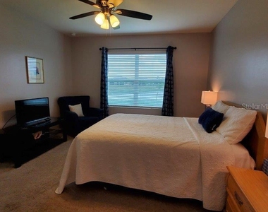 7104 W Lenox Circle - Photo Thumbnail 13