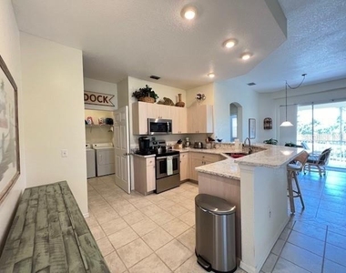 3181 Matecumbe Key Road - Photo Thumbnail 15
