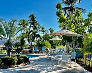 3181 Matecumbe Key Road - Photo Thumbnail 5