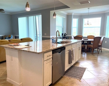 14091 Heritage Landing Boulevard - Photo Thumbnail 4