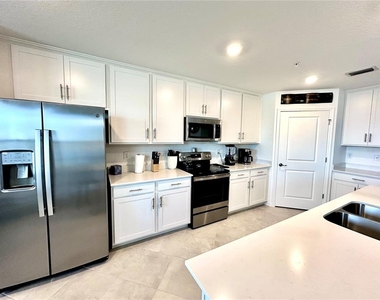 14224 Heritage Landing Boulevard - Photo Thumbnail 10