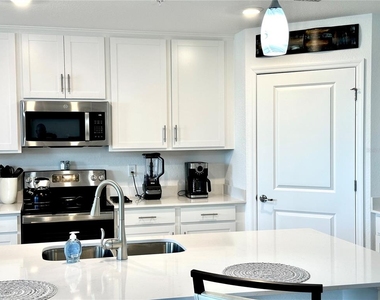 14224 Heritage Landing Boulevard - Photo Thumbnail 45