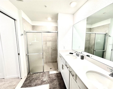 14224 Heritage Landing Boulevard - Photo Thumbnail 19