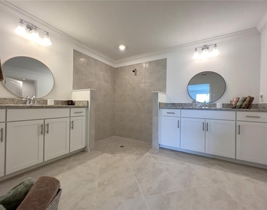 14656 Sycamore Court - Photo Thumbnail 12