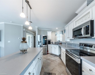 16 Freeman Avenue - Photo Thumbnail 12